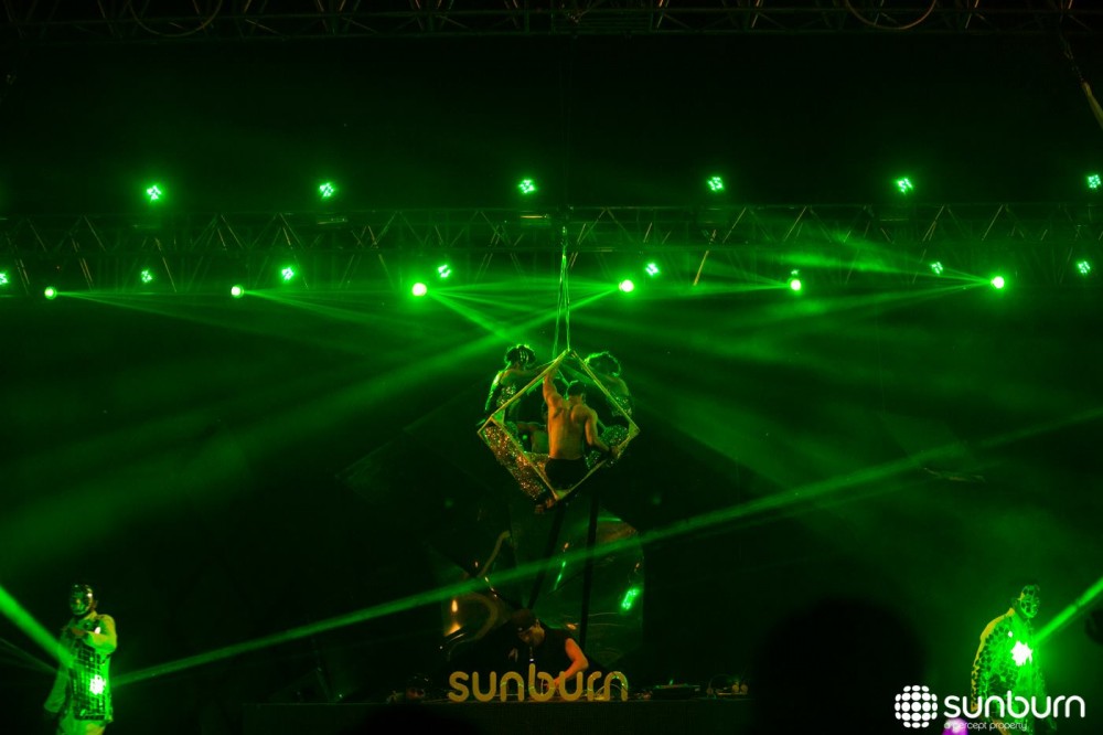 sunburn noida aerial dance