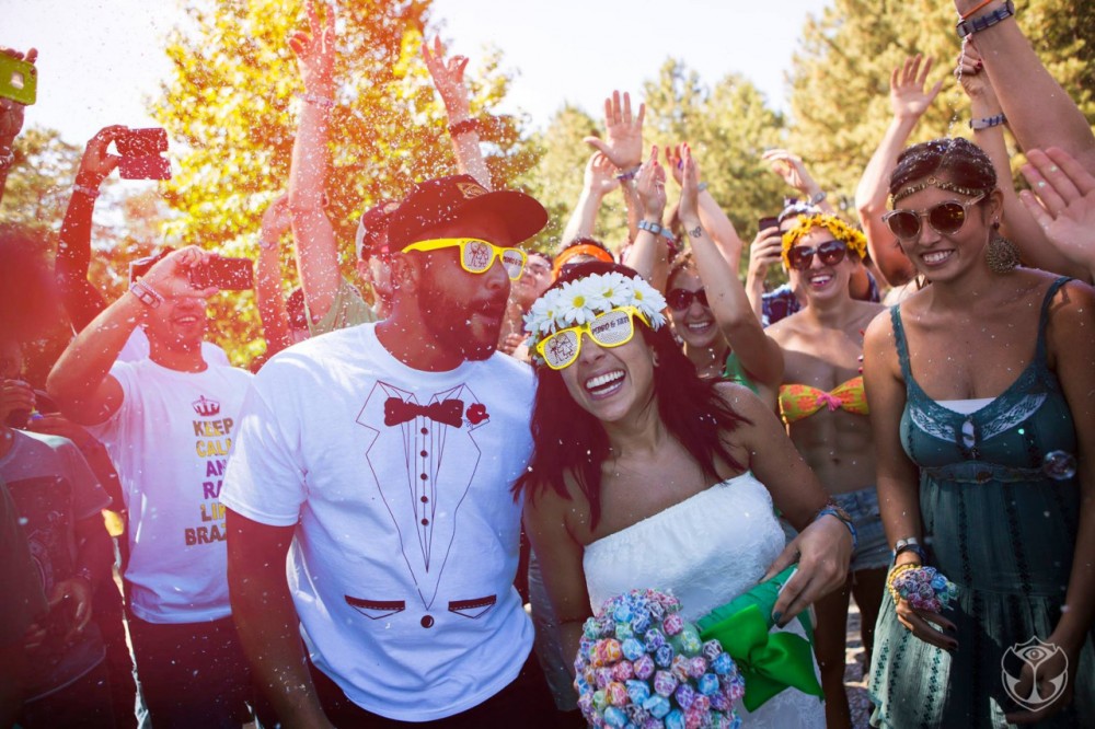 wedding TomorrowWorld