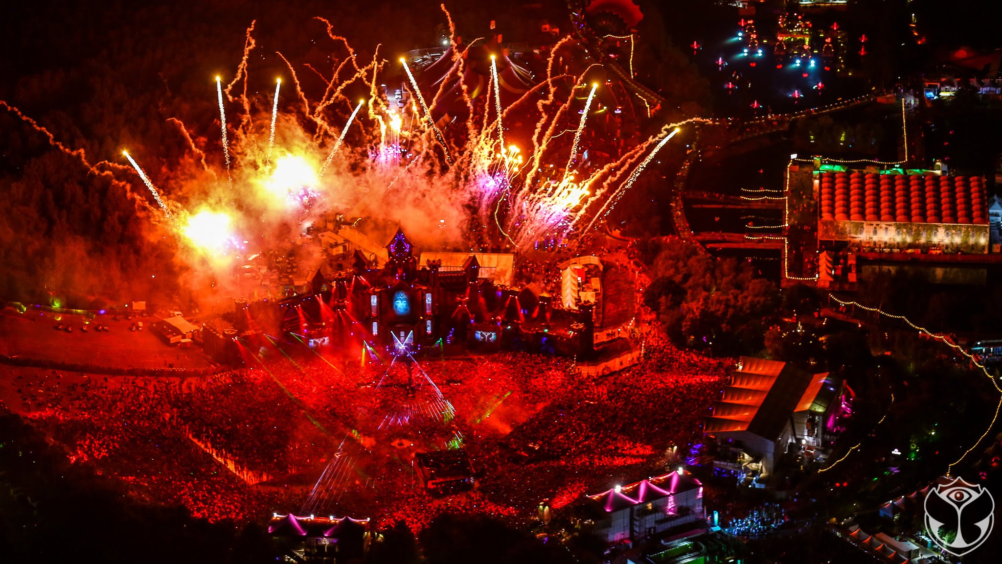 Watch The First Trailer Of The Epic Tomorrowland Documentary