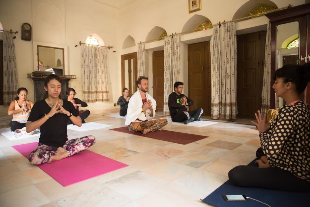 Morning yoga at the palace - Photo credit - Artfotos_1