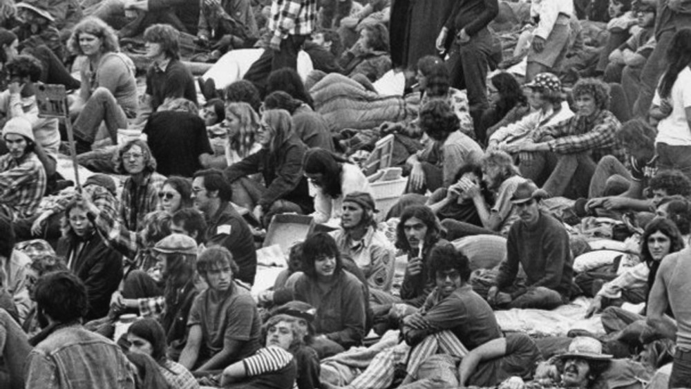 bull_island_1972_crowd_lauraamerica