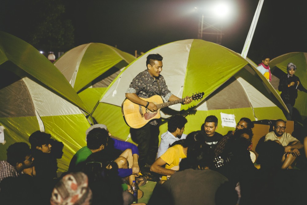Impromptu jam sessions were a common sight in the campsite - Photo credit - Parizad D