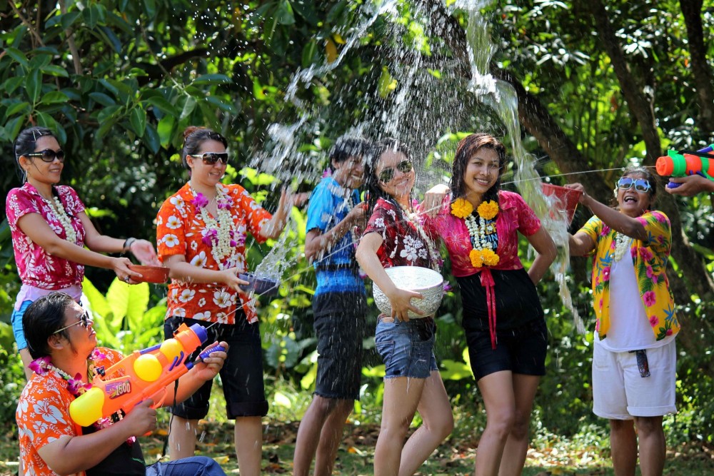 Songkran Feature by fest300.com