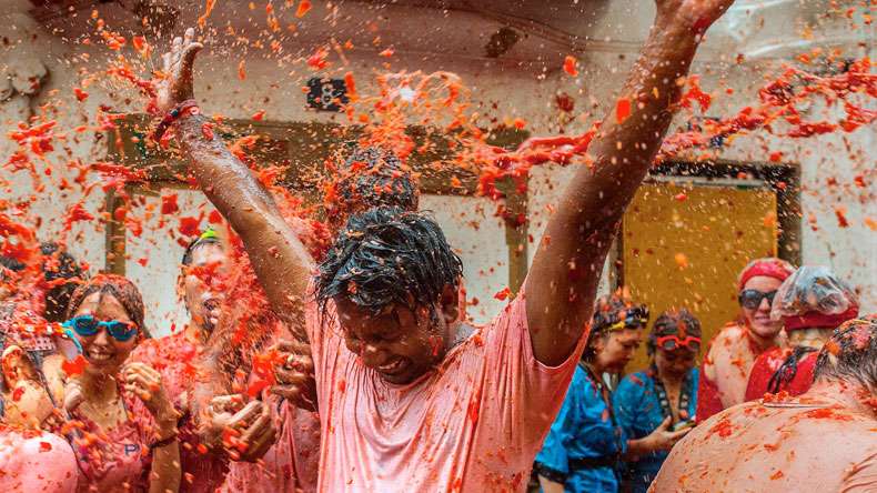 La-tomatina