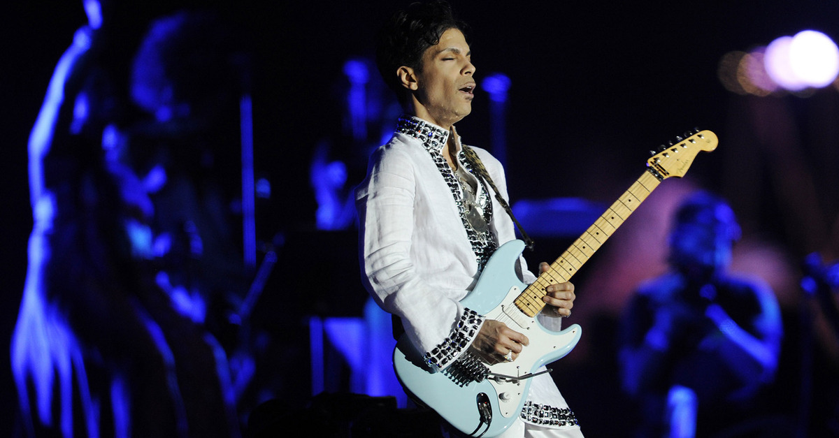 Prince Covered Radiohead's Creep At Coachella 2008 And The Video's Back Up!