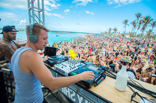 The Mad Decent Block Party Heads To The Beach Festival Sherpa Online Guide To Festivals