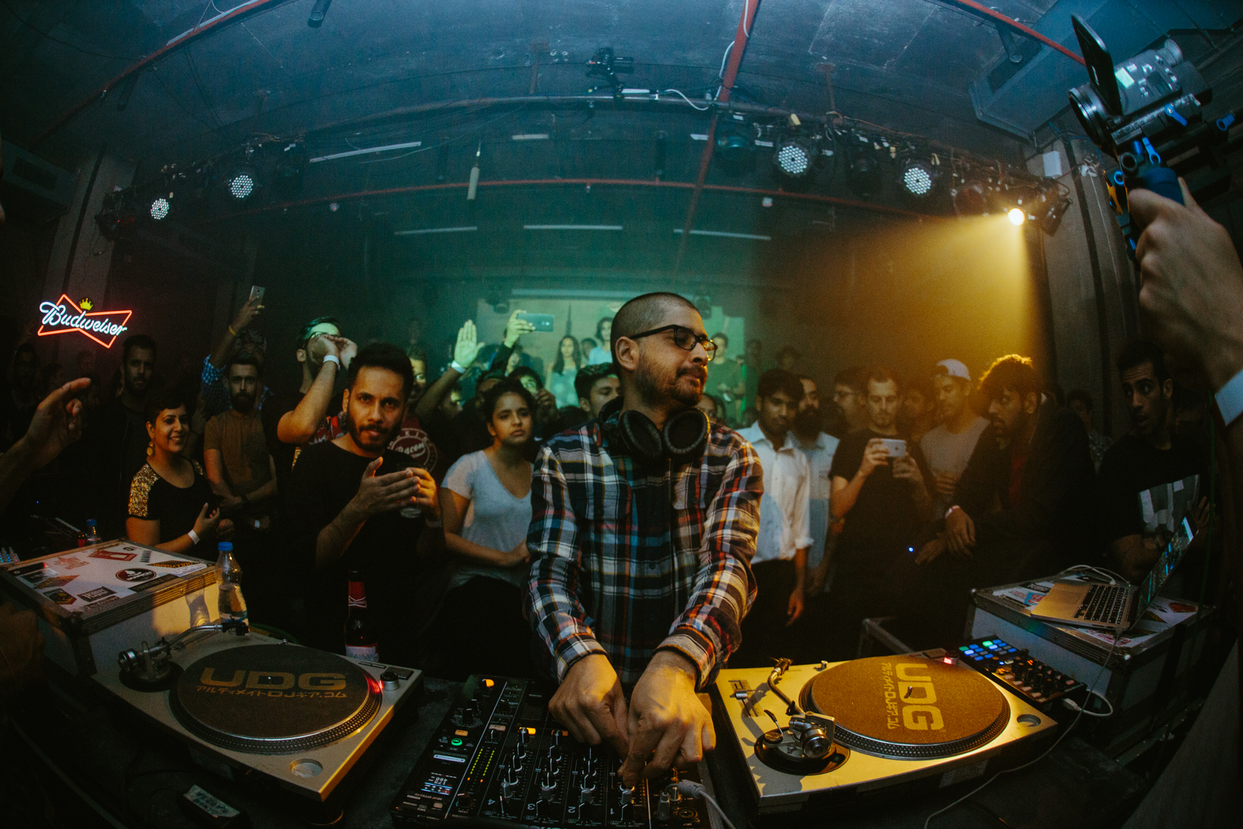 Review: The First Budweiser x Boiler Room What’s Brewing Soared Temperature...