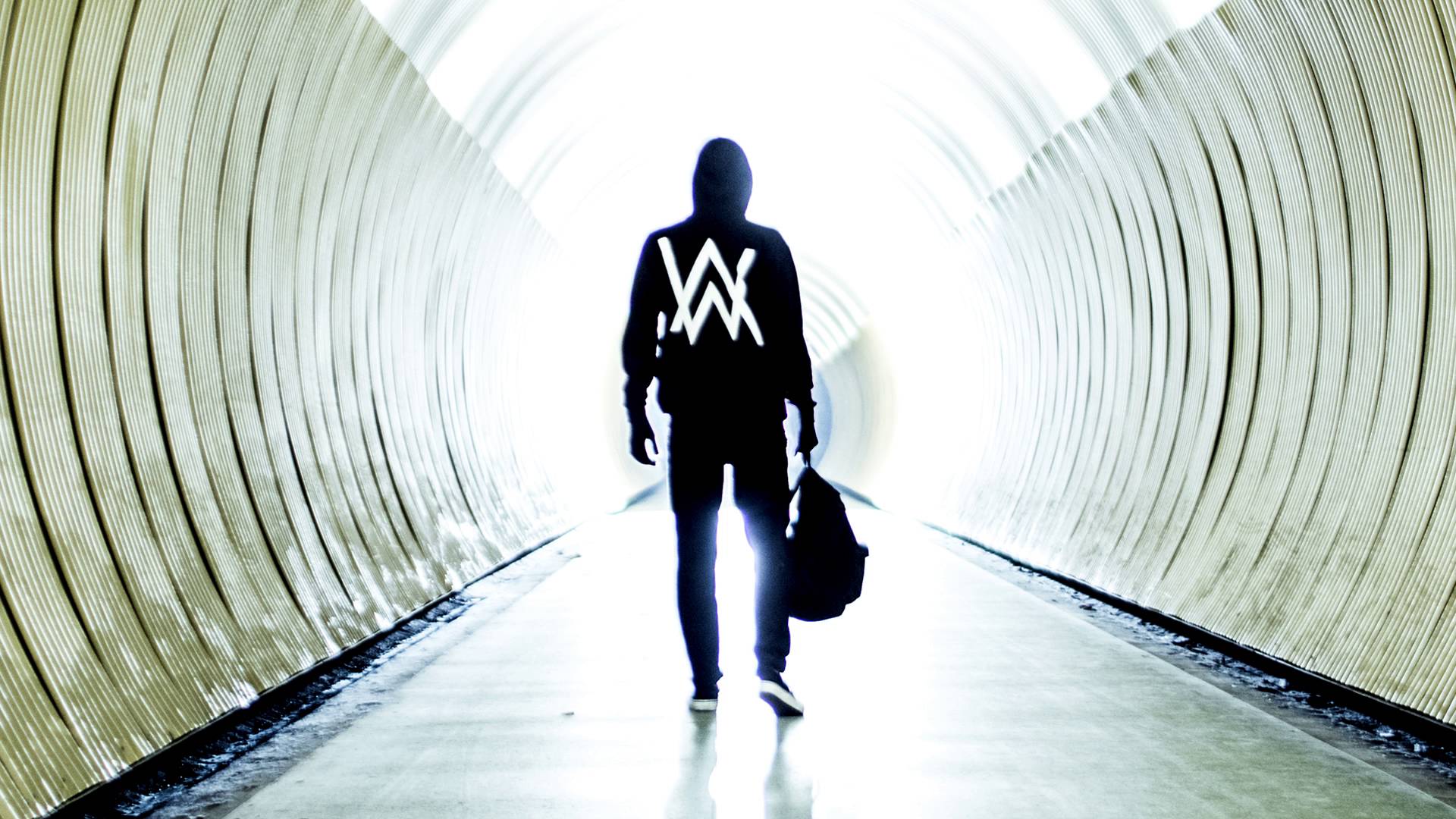 I&#25;ve Learnt Music By Watching YouTube Tutorials" Alan Walker In