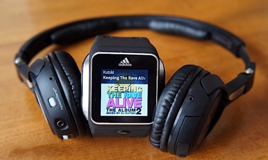 smart watch stream music