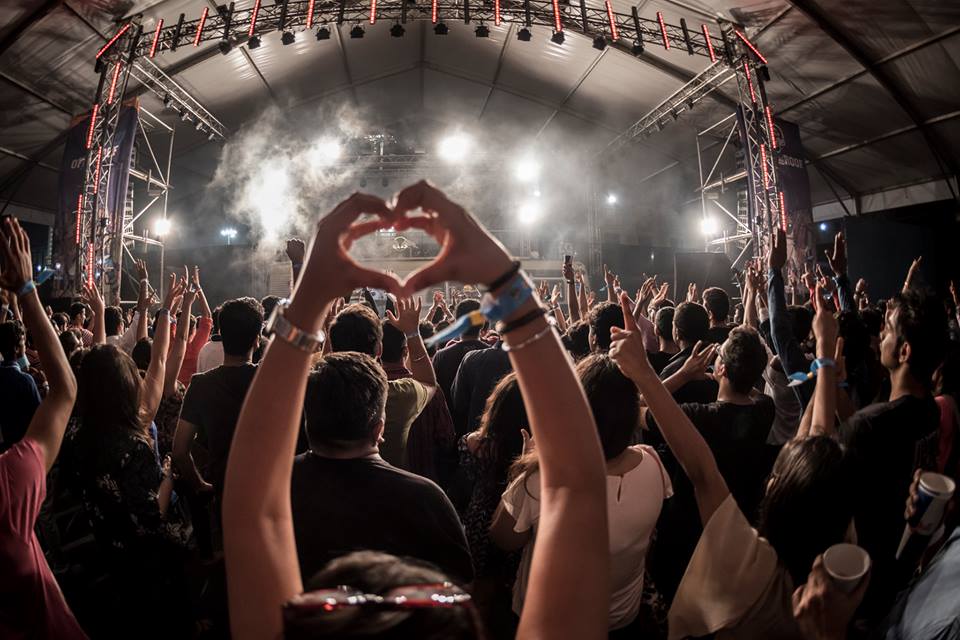 Red Bull Tour Bus Off The Roof 2017 Braved The Mumbai Rains And Delivered An Epic Show As Promised